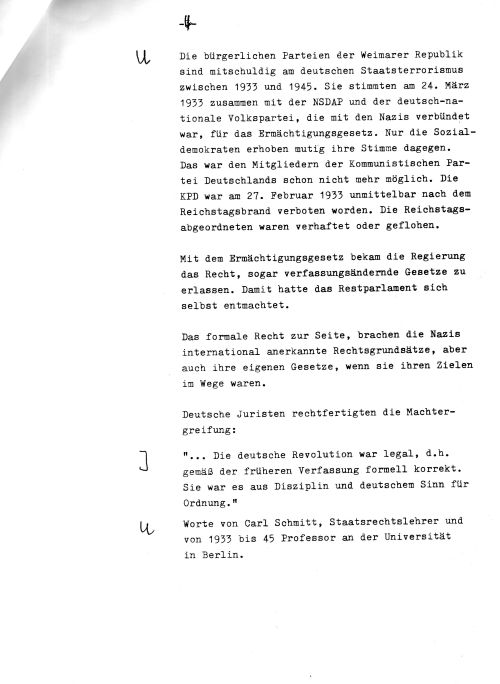 Seite aus einer Textcollage. Thematisiert die Zustimmung bürgerlicher Parteien zum Ermächtigungsgesetz 1933 und juristische Rechtfertigungen. Am Rand handschriftliche Kürzel wie „U“ und „J“.