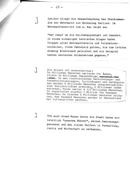 Dokumentenseite mit drei Abschnitten: Wehrmachtsbericht vom Mai 1945, weltweite Opferzahlen des NS-Terrors, und ein Fazit, das die Mitverantwortung von Unterstützern in Verwaltung, Justiz und Wirtschaft für die NS-Verbrechen betont. Randmarkierung: „J“.